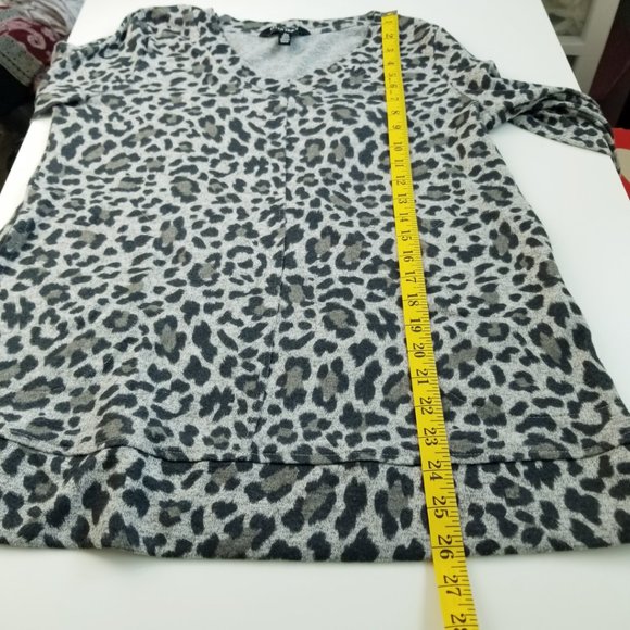 Ellen Tracy Soft Animal Leopard Print Sweatshirt - Picture 14 of 16